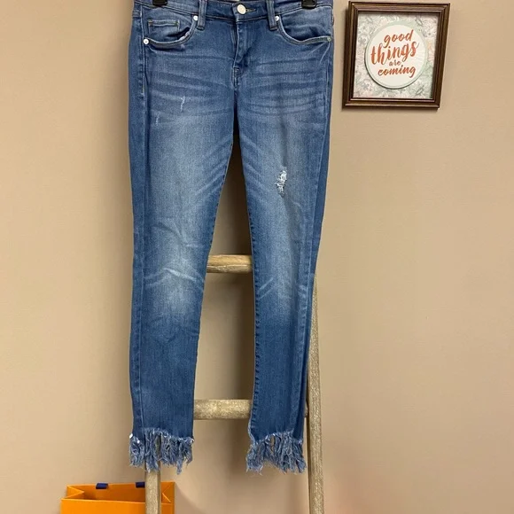 BlankNYC The Reade Classic Frayed Hem Skinny Jeans 26 - Picture 2 of 14